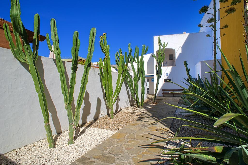 Hostal Dona Lola Marina Zahara de los Atunes Buitenkant foto