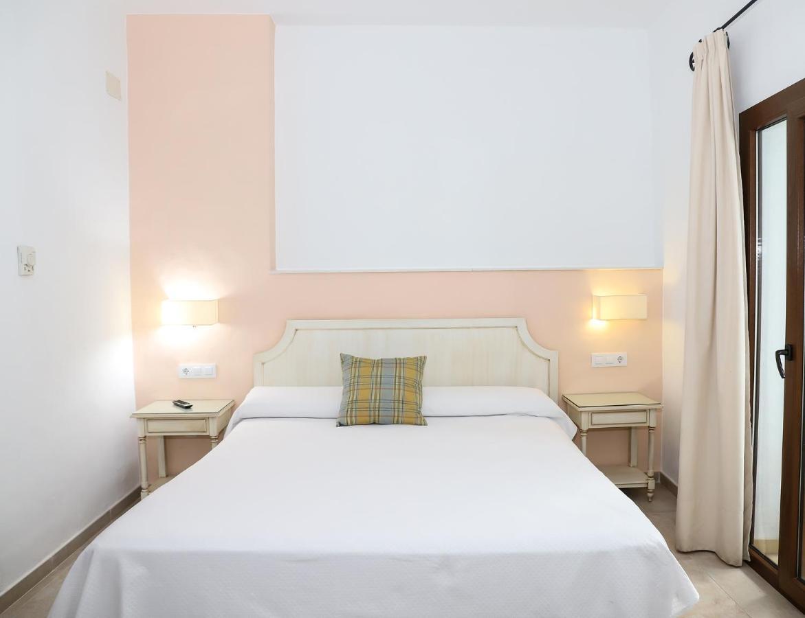 Hostal Dona Lola Marina Zahara de los Atunes Buitenkant foto