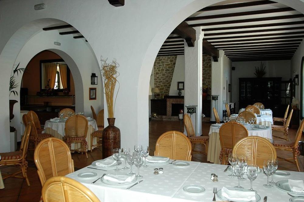 Hostal Dona Lola Marina Zahara de los Atunes Buitenkant foto
